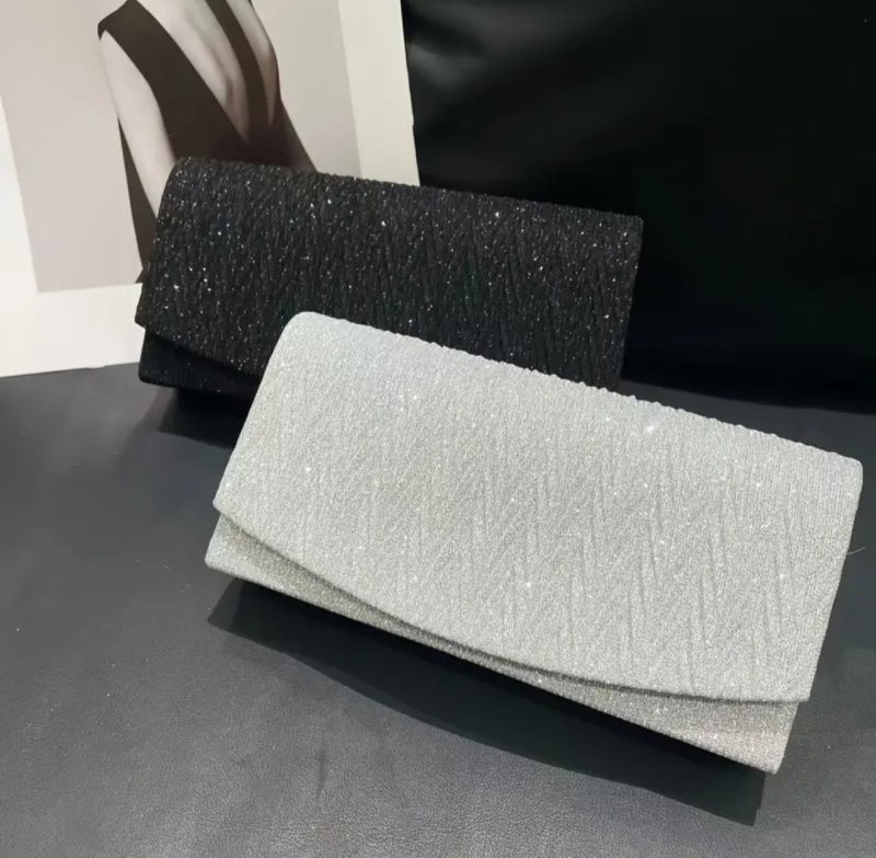 Вечерна черна чантичка