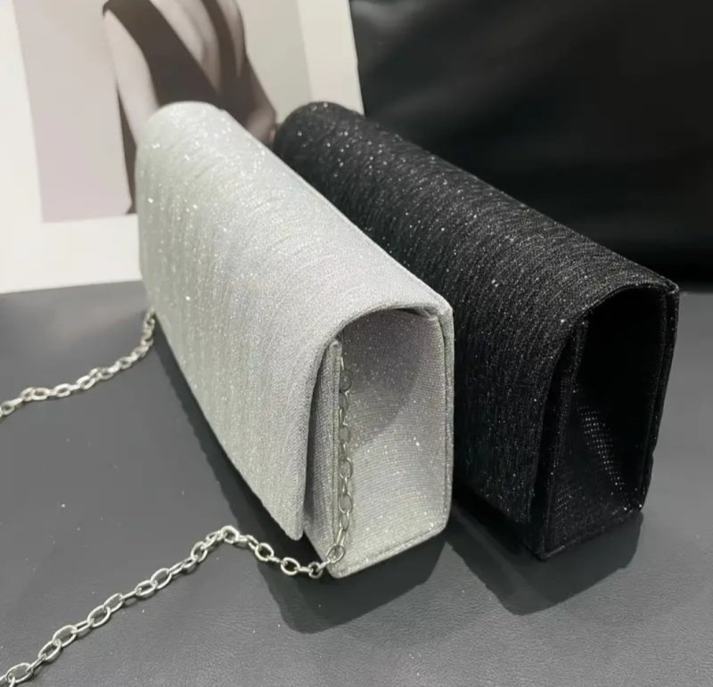 Вечерна черна чантичка