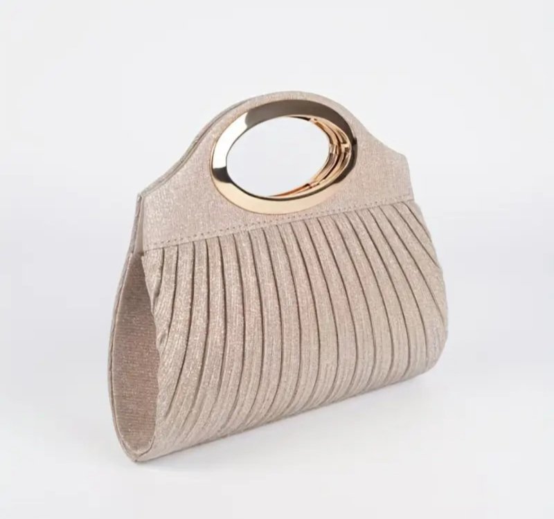 Елегантна чанта в златисто и черно