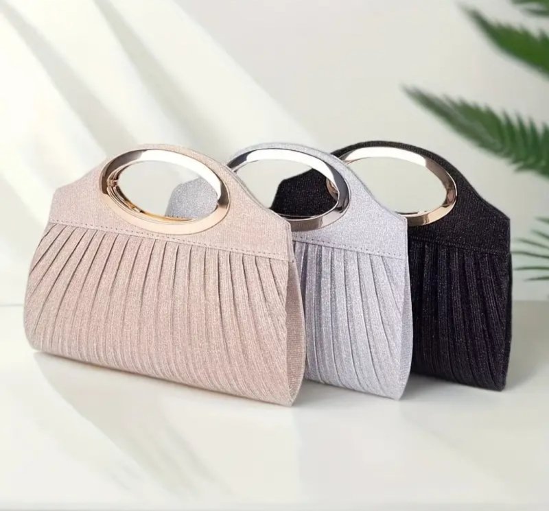 Елегантна чанта в златисто и черно