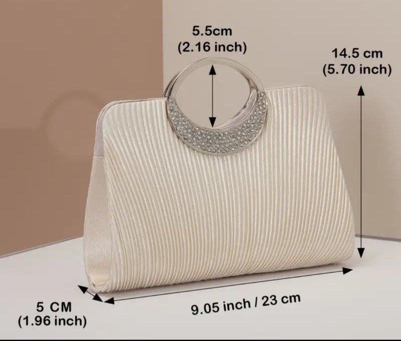 Елегантна вечерна чанта в черно