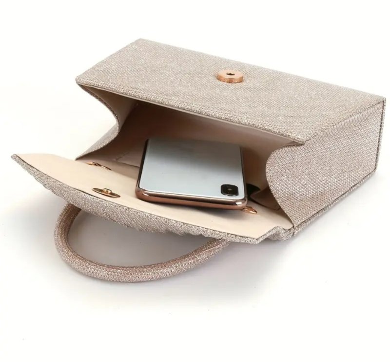 Елегантна вечерна чанта в златисто 