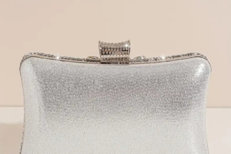 Вечерна чанта с камъни