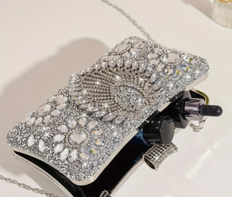 Вечерна чанта с камъни