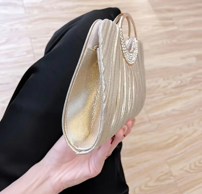 Елегантна вечерна чанта в златисто и сребристо
