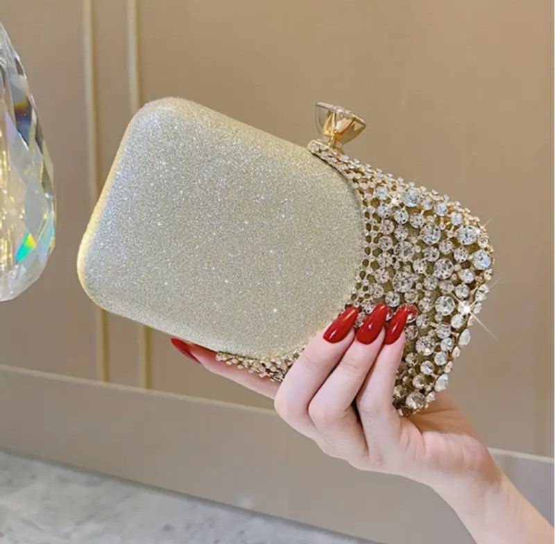 Вечерна елегантна чанта с камъни