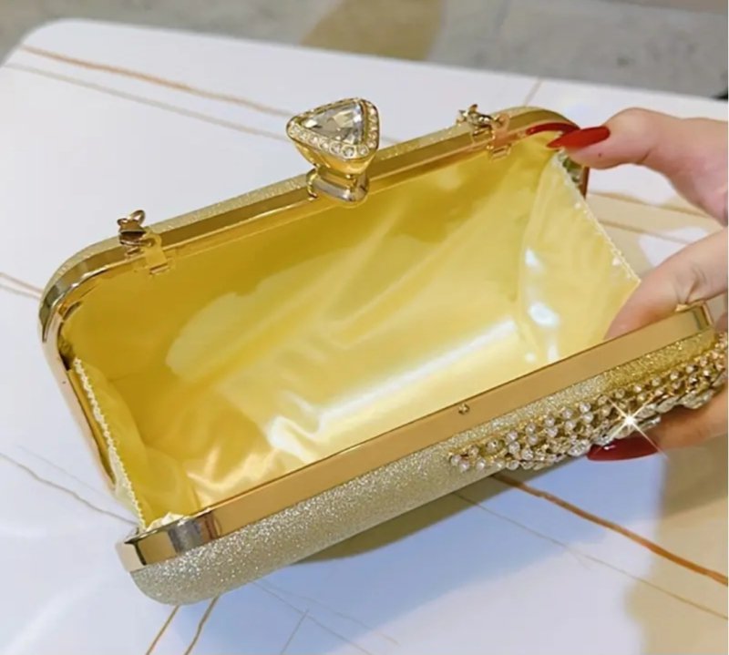 Вечерна елегантна чанта с камъни