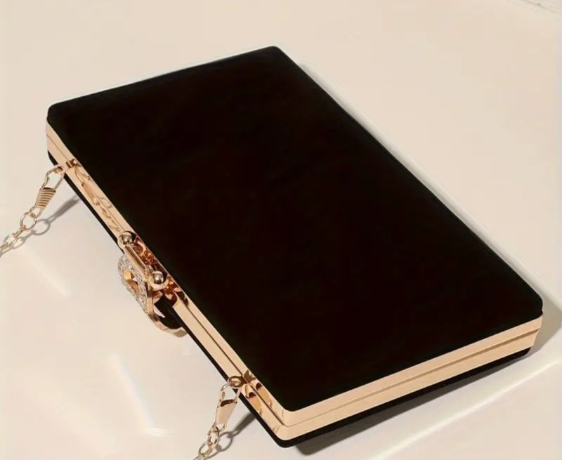 Дамска официална чанта в черно и златисто