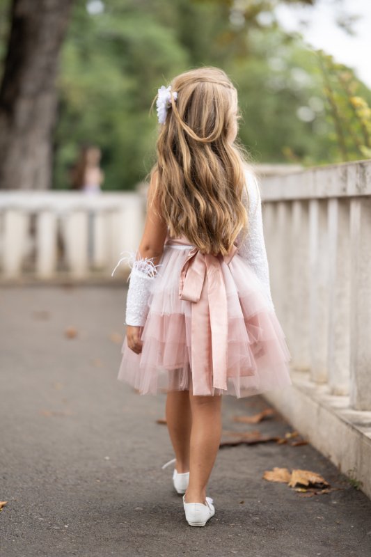 Детска рокля с тюл в бяло и розово на волани