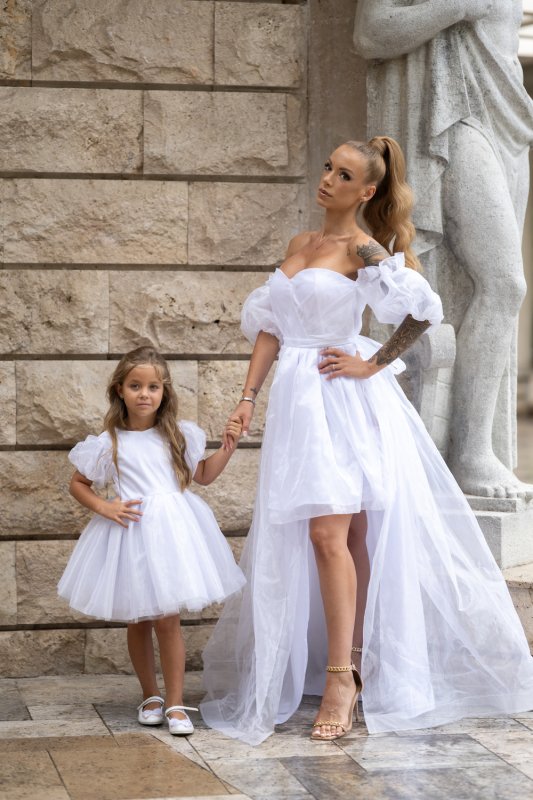 Комплект бели рокли за майка и дъщеря от органза