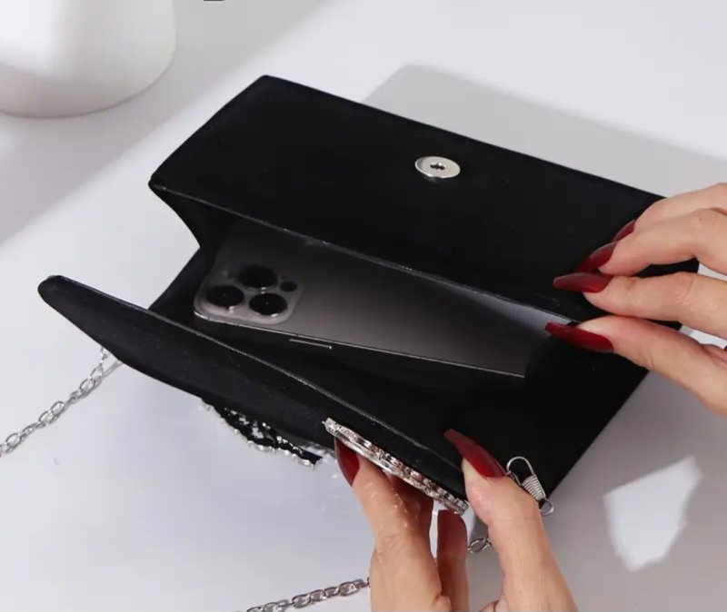 Вечерна черна чанта с камъни