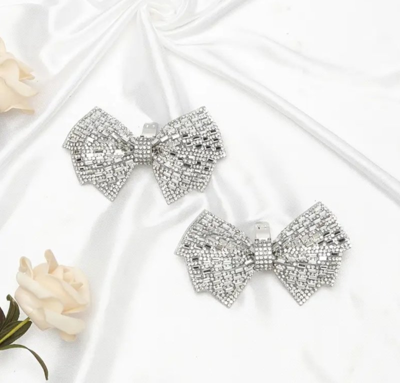 Панделки за обувки с щипки в сребристо