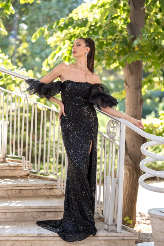 Дълга черна пайетена рокля с ръкави от органза