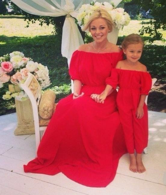 Комплект еднакви дълги рокли от шифон за майка и дъщеря
