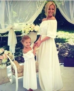 Комплект еднакви дълги рокли от шифон за майка и дъщеря