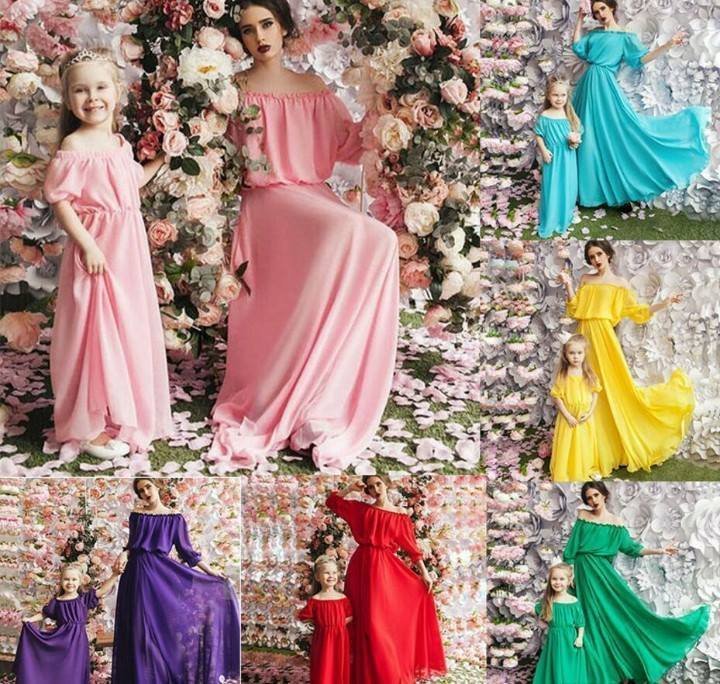 Комплект еднакви дълги рокли от шифон за майка и дъщеря