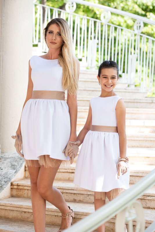 Комплект еднакви рокли за майка и дъщеря с ръкавички