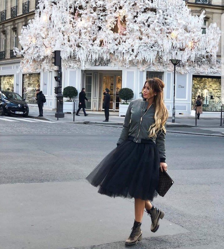 Пола от тюл в черно