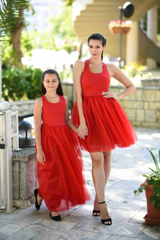 Детска дълга рокля с тюл 