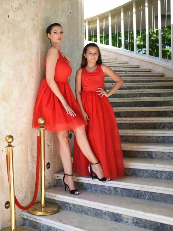 Детска дълга рокля с тюл 