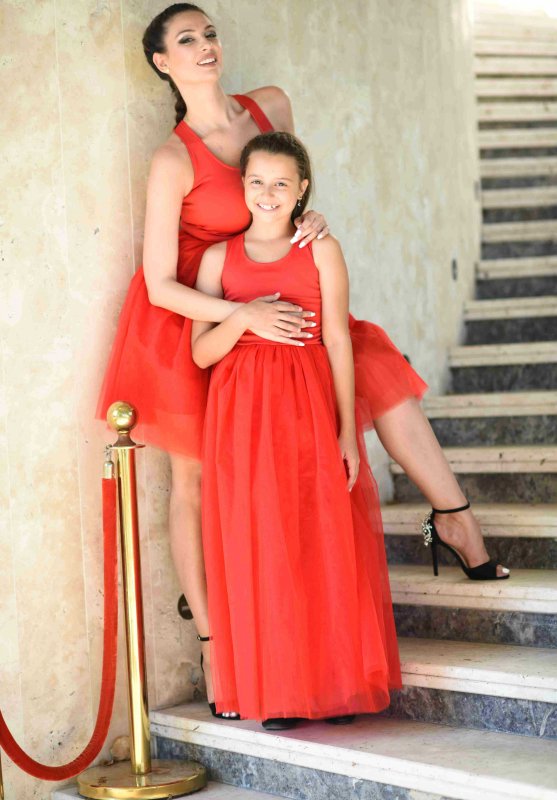 Детска дълга рокля с тюл 