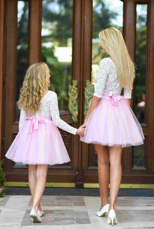 Детска рокля с бяла дантела и розов тюл