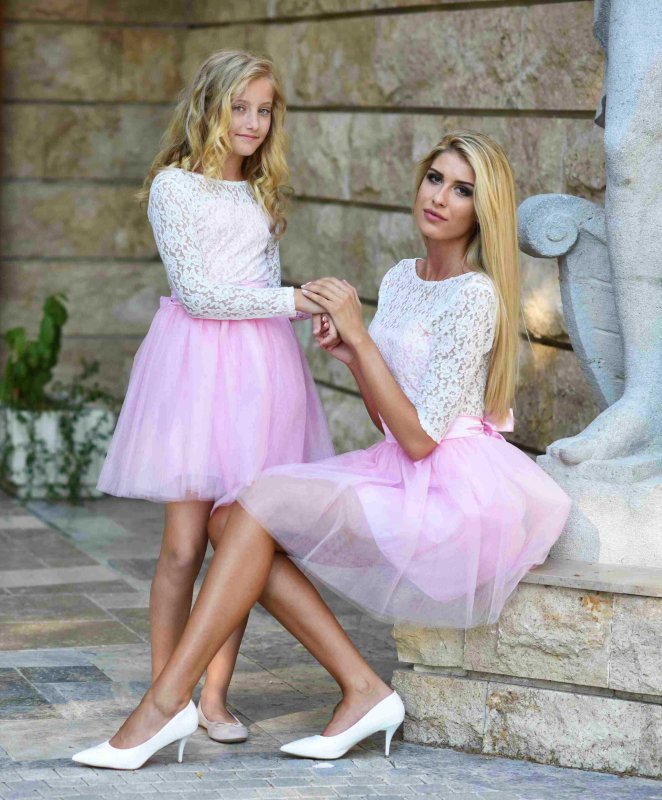 Детска рокля с бяла дантела и розов тюл