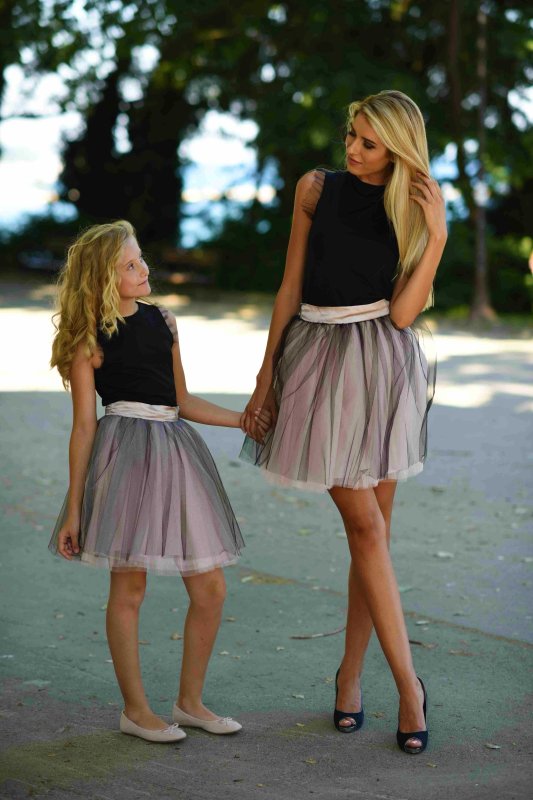 Комплект еднакви поли от тюл и потник за майка и дъщеря