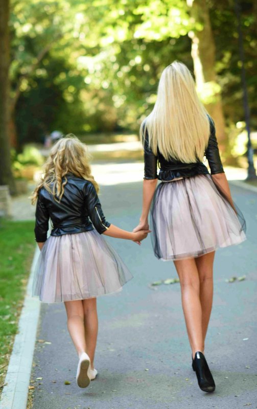 Комплект еднакви поли от тюл и потник за майка и дъщеря