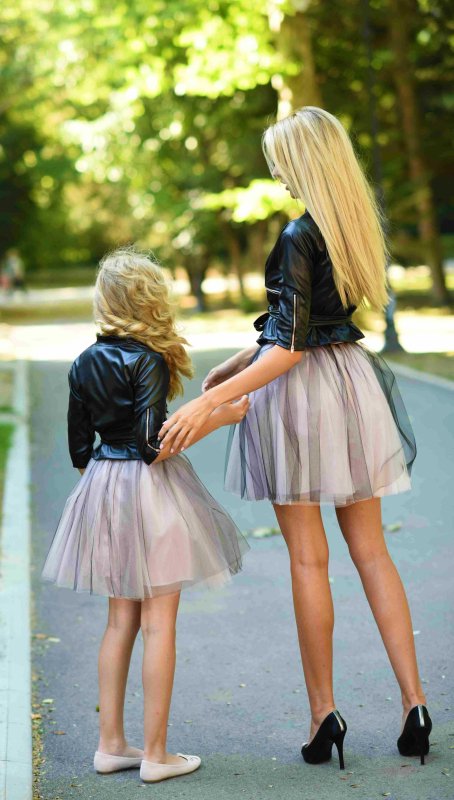 Дамски комплект пола от тюл в два цвята и потник