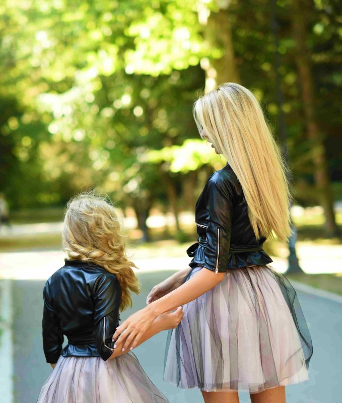 Дамски комплект пола от тюл в два цвята и потник