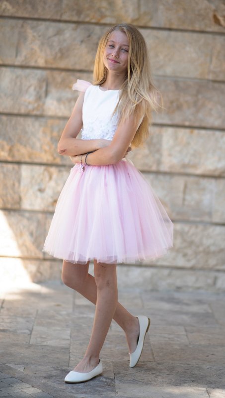 Комплект детска и дамска рокля с тюл и декоративни цветя