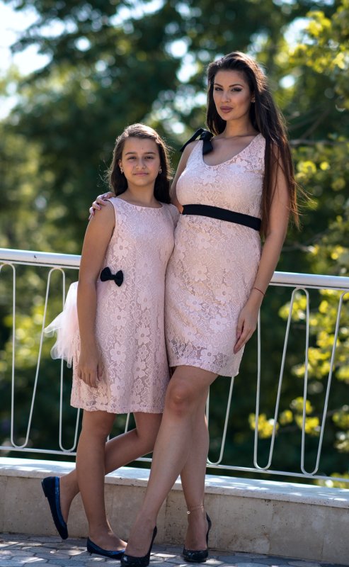 Дамска дантелена рокля