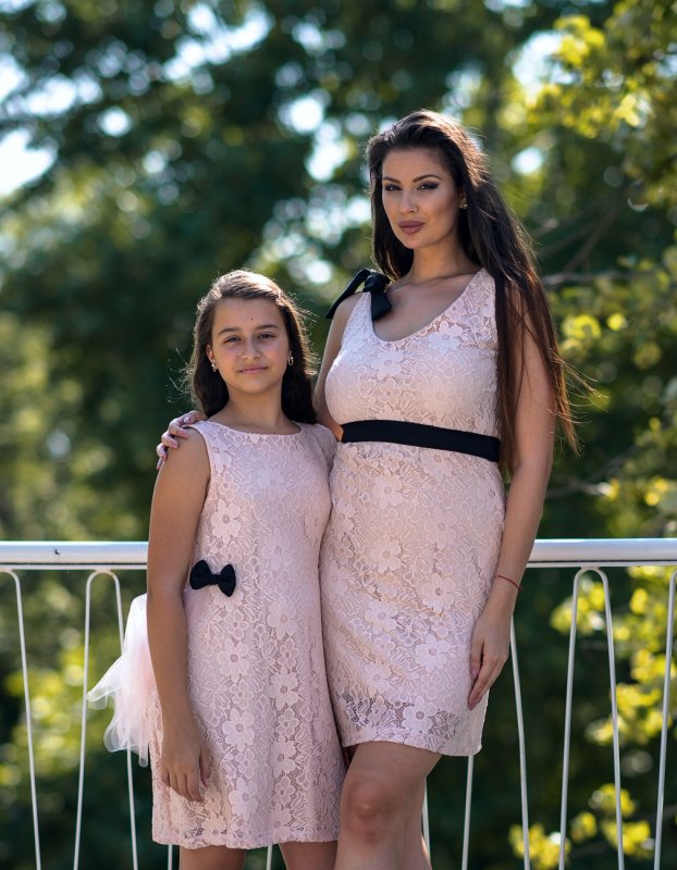 Дамска дантелена рокля