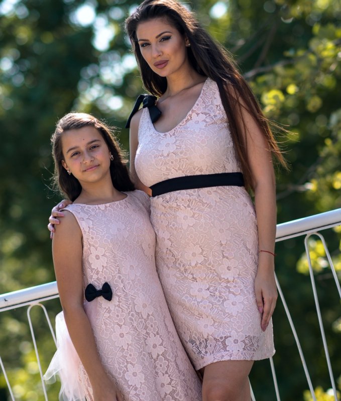 Дамска дантелена рокля