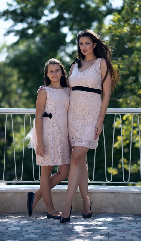 Дамска дантелена рокля