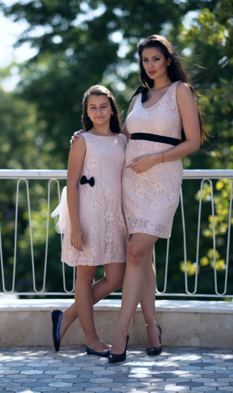 Дамска дантелена рокля