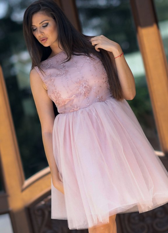 Комплект еднакви рокли за майка и дъщеря с дантела и тюл в цвят пудра