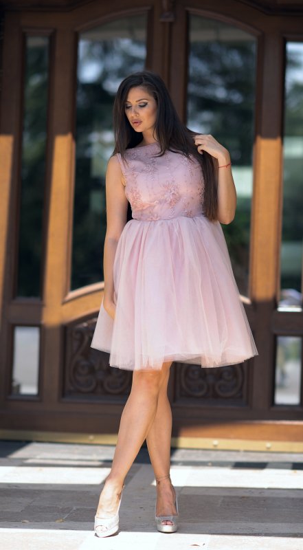 Комплект еднакви рокли за майка и дъщеря с дантела и тюл в цвят пудра