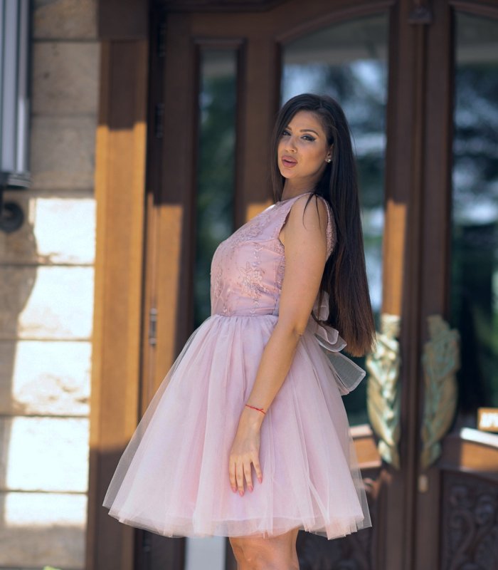 Комплект еднакви рокли за майка и дъщеря с дантела и тюл в цвят пудра