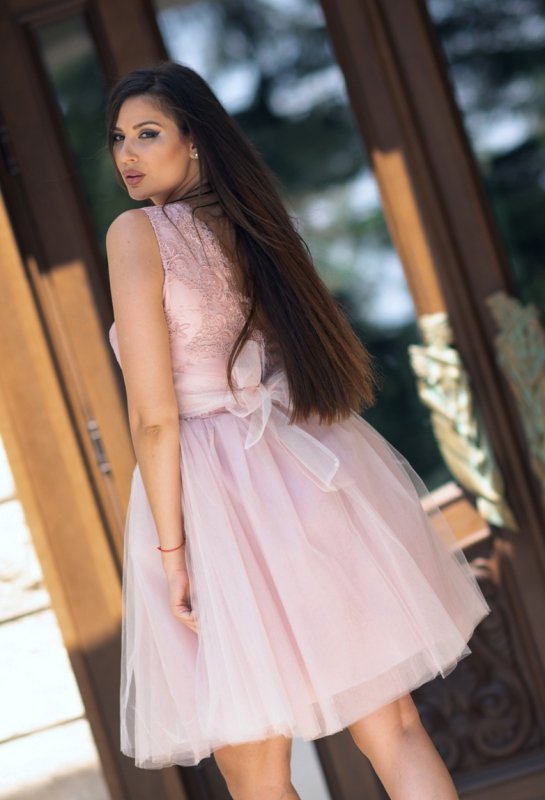 Комплект еднакви рокли за майка и дъщеря с дантела и тюл в цвят пудра