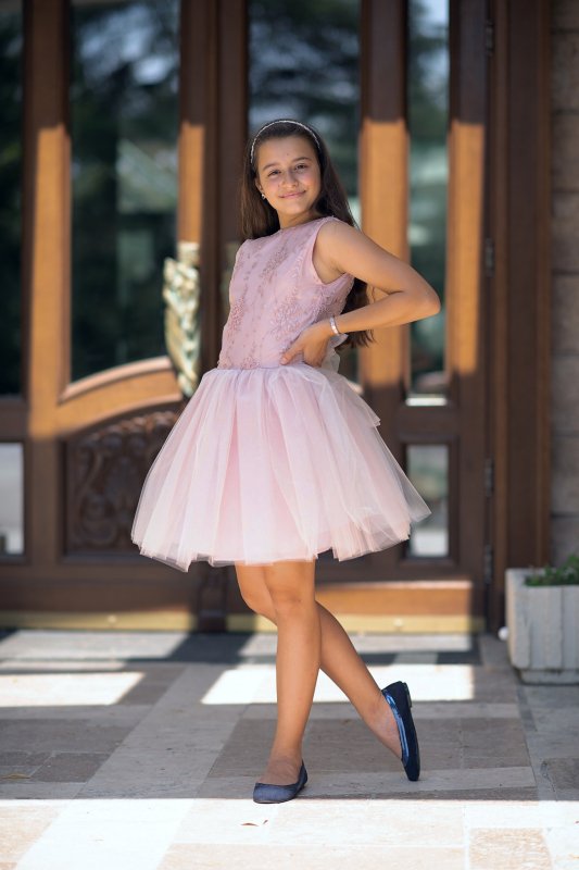 Комплект еднакви рокли за майка и дъщеря с дантела и тюл в цвят пудра