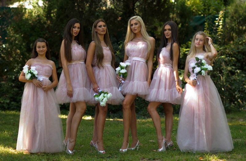 Рокля с тюл в цвят пудра