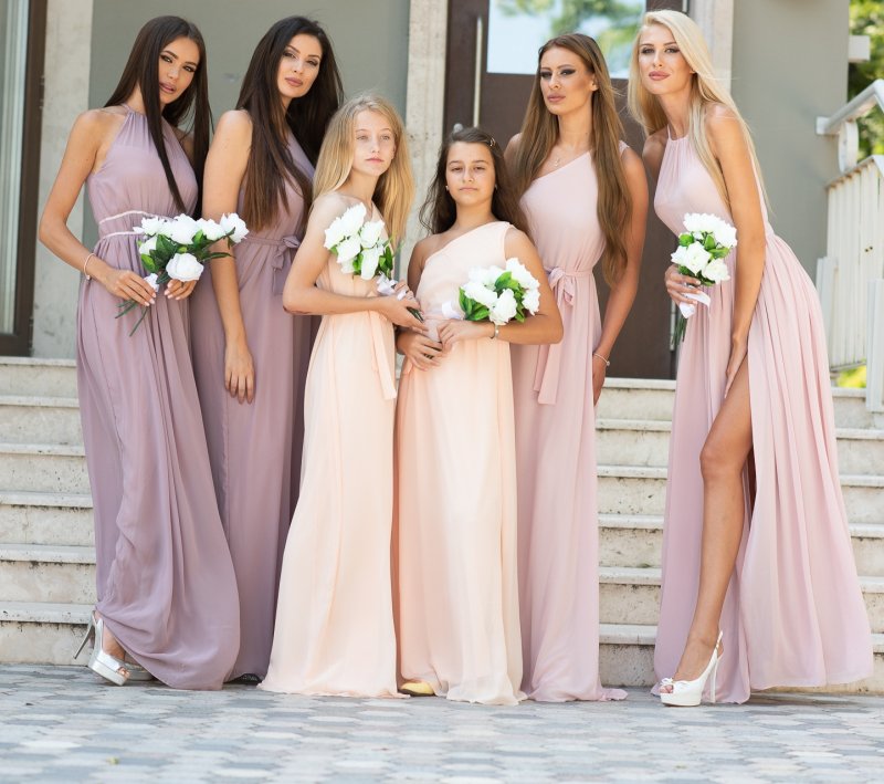 Шифонена рокля с панделки