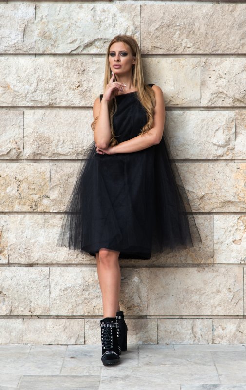 Дамска свободна рокля с тюл